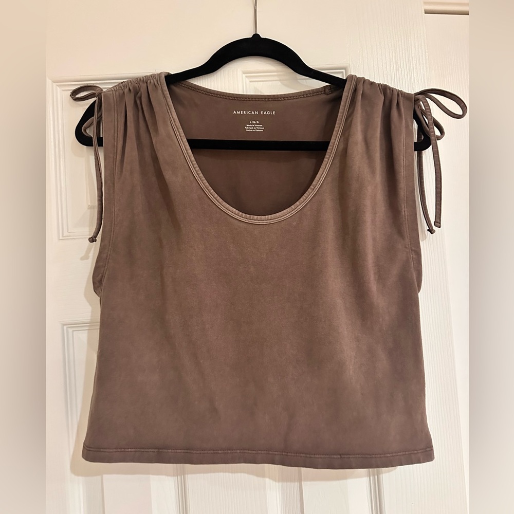 American Eagle crop top